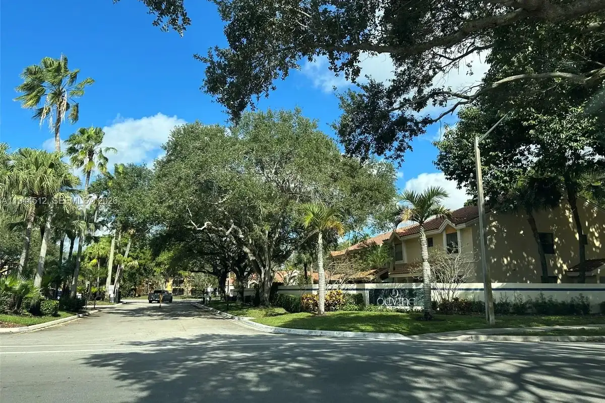 3818 Coral Tree Cir, Coconut Creek: photo 1 of 17