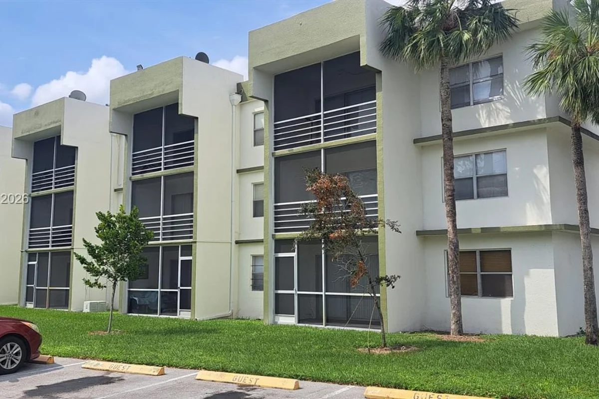 4255 N University Dr #315, Sunrise: photo 1 of 35