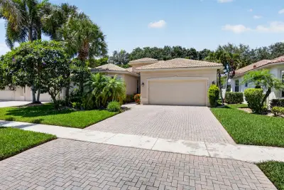 6959 Imperial Beach Cir, Delray Beach: photo 1 of 48