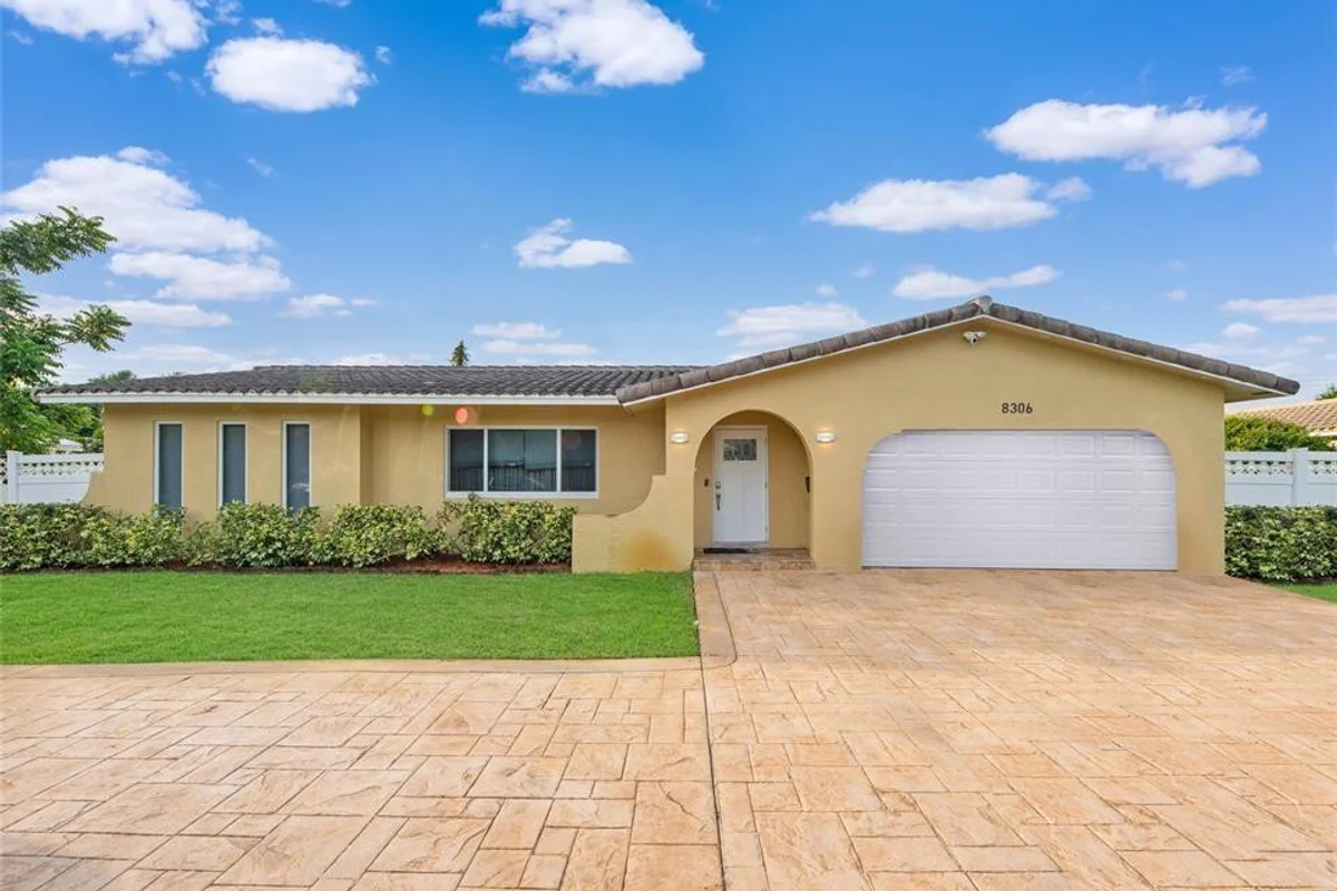 8306 NW 36th St, Coral Springs: photo 1 of 7