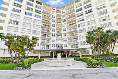 2600 N Flagler Dr #210, West Palm Beach: photo 1 of 25