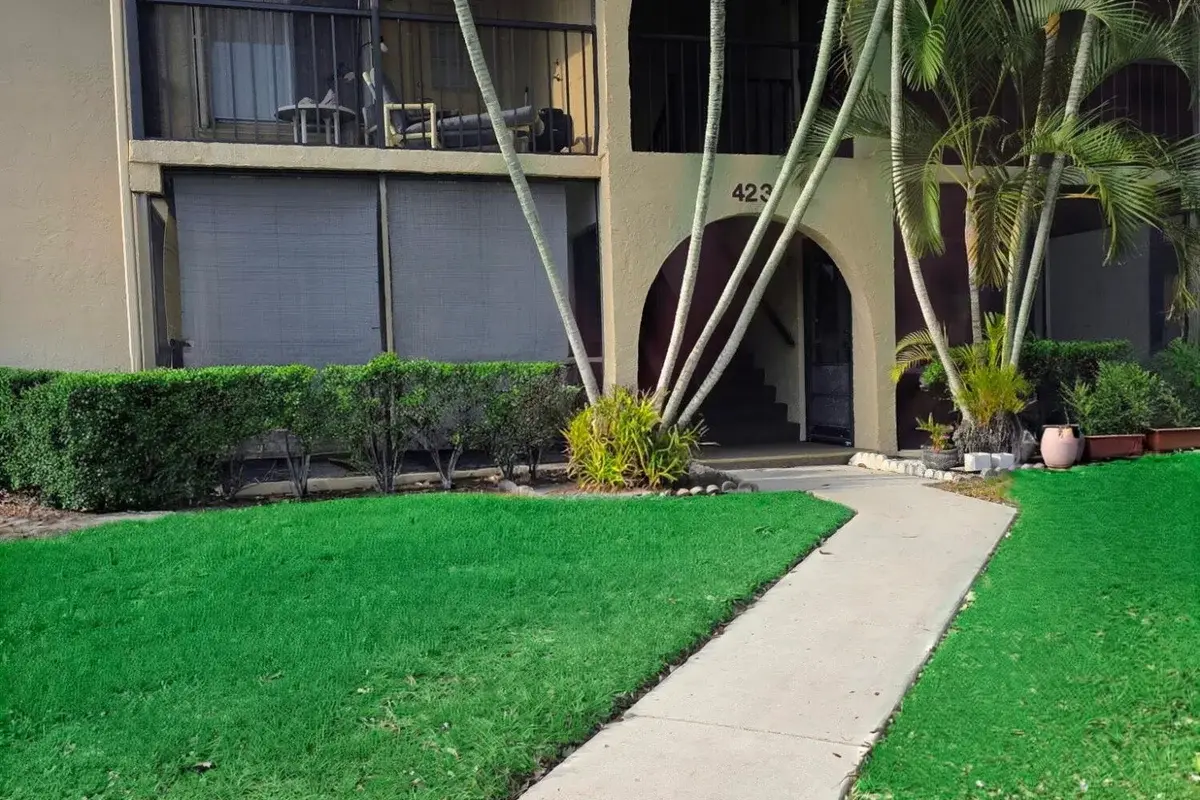 423 Pine Glen Ln #C-1, Lake Worth: photo 1 of 14