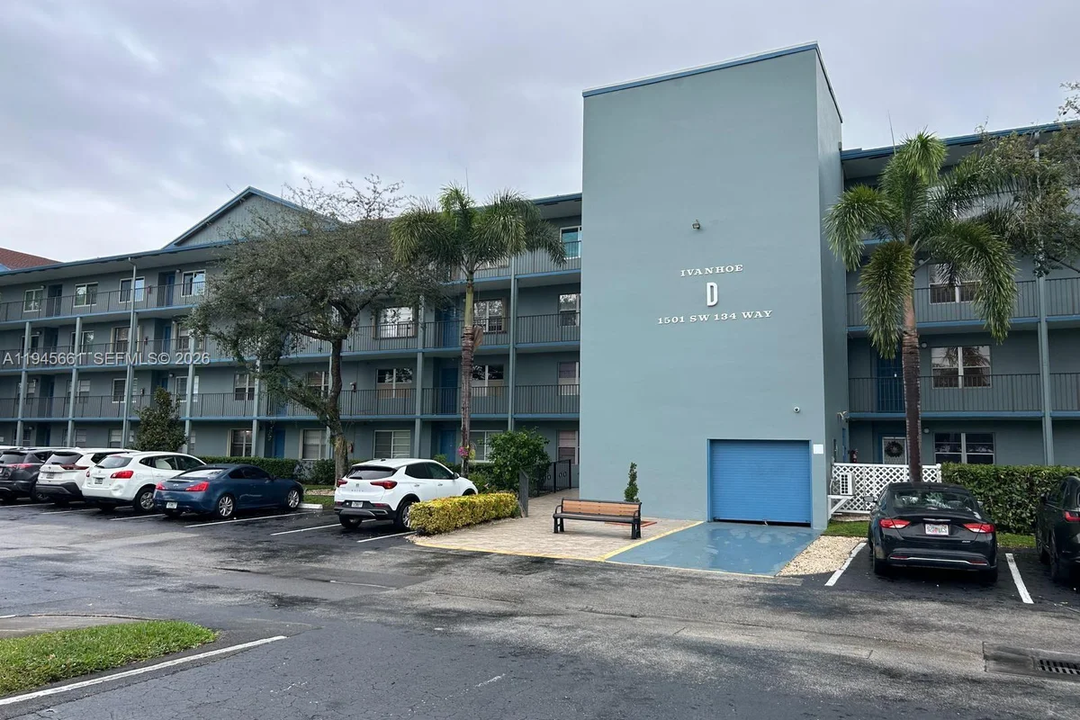 1501 SW 134th Way #206D, Pembroke Pines: photo 1 of 21