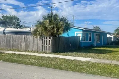 2531 NE 9th Ave, Pompano Beach: photo 1 of 5