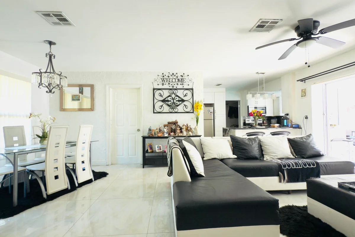 230 NE 25th St, Pompano Beach: photo 1 of 66