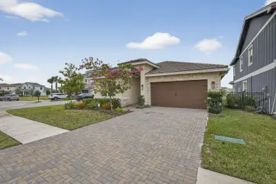 1411 Thistle Pl, Loxahatchee: photo 1 of 84