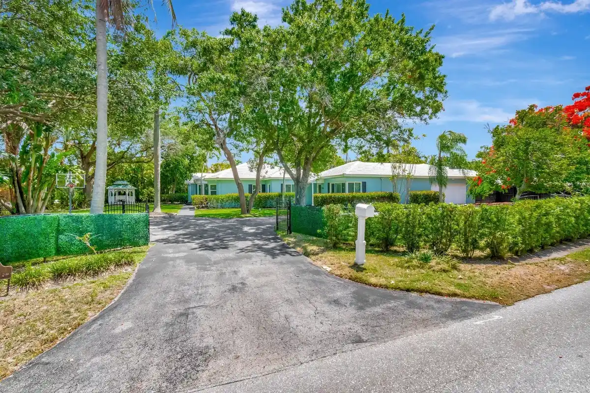 1220 N Swinton Ave, Delray Beach: photo 1 of 71