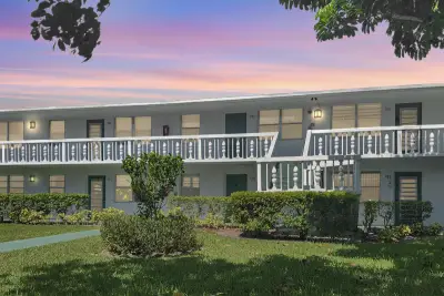 301 Farnham M, Deerfield Beach: photo 1 of 42