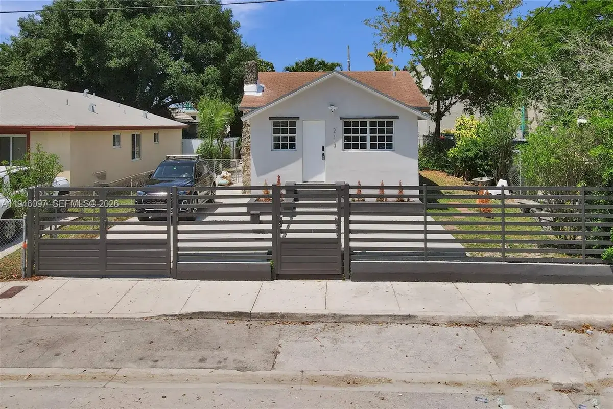 213 NW 34th Ter, Miami: photo 1 of 18
