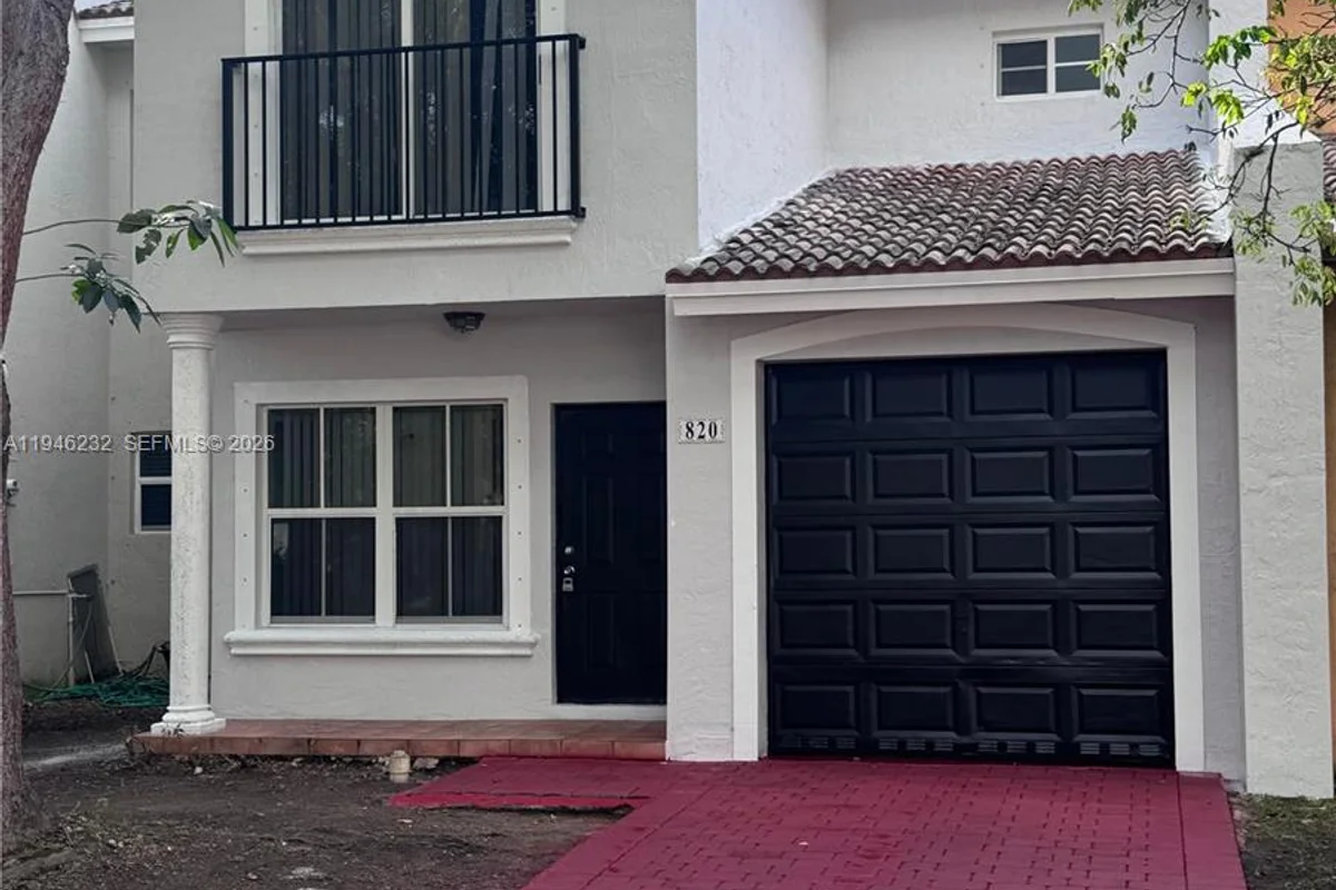 820 SW 6th Ct, Florida City: photo 1 of 23