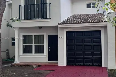 820 SW 6th Ct, Florida City: photo 1 of 23