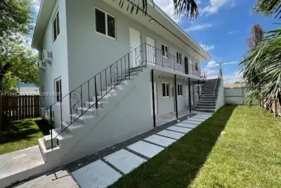 1920 NW 151st St #3, Opa-locka: photo 1 of 11