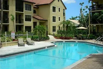 Condo in Pompano Beach: photo 1 of 10