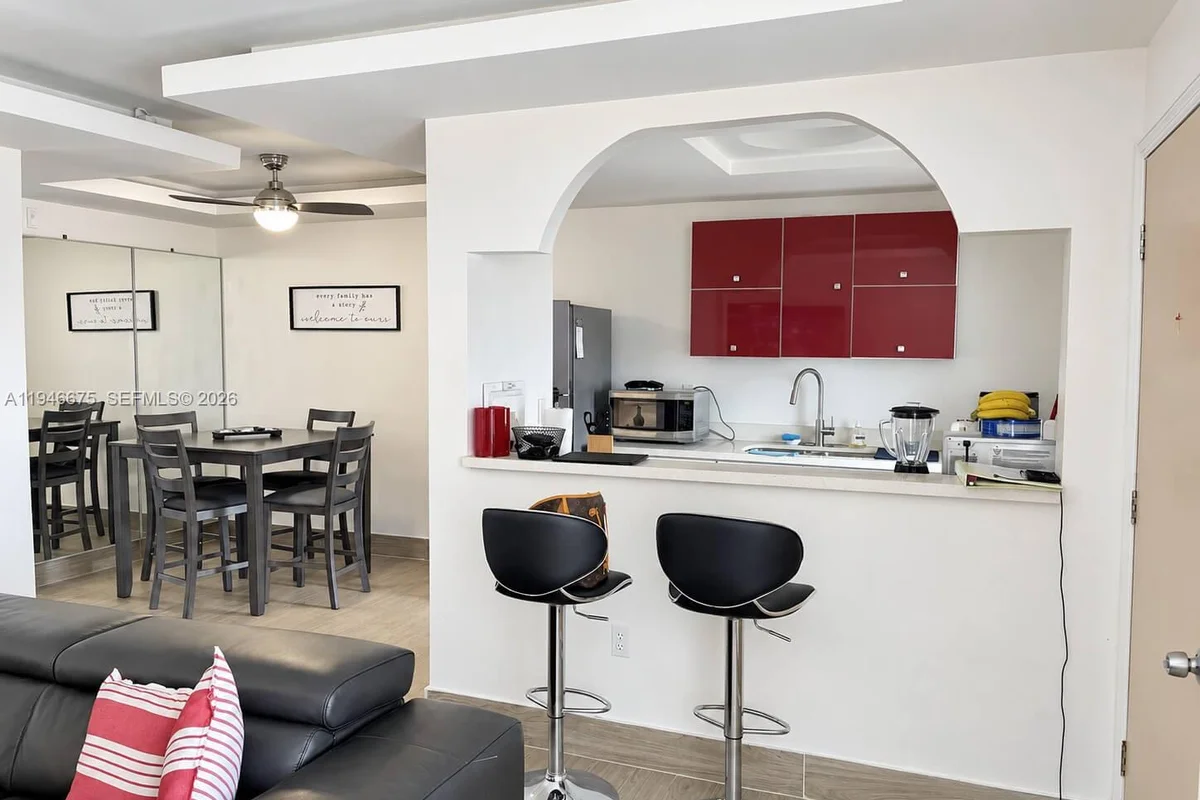 16900 NE 14th Ave #209, Miami: photo 1 of 13