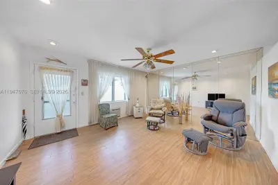 15600 NE 6th Ave #28D, Miami: photo 1 of 31