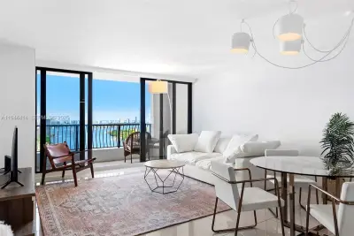 555 NE 15th St #26B, Miami: photo 1 of 20