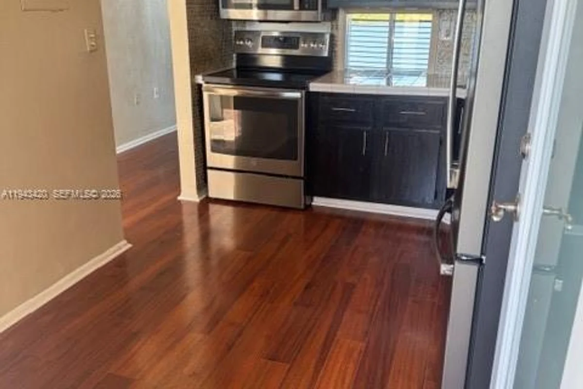 1075 NE Miami Gardens Dr #706, Miami: photo 1 of 16
