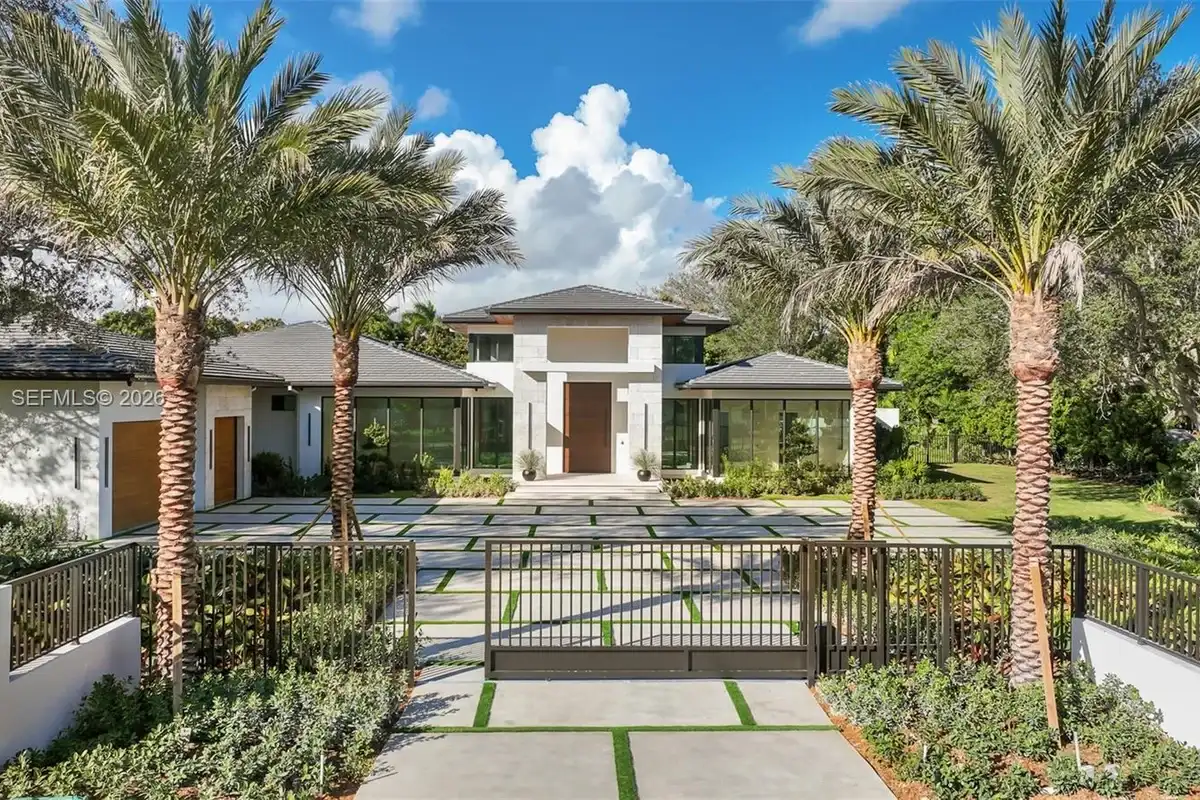 7725 SW 114th St, Pinecrest: photo 1 of 94