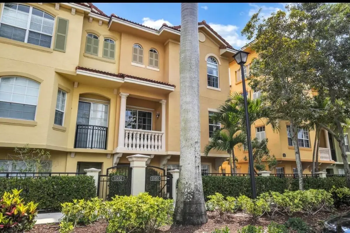 11850 Valencia Gardens Ave, Palm Beach Gardens: photo 1 of 37