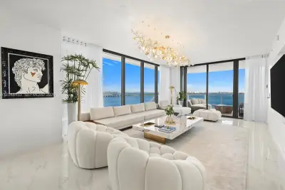700 NE 24th St #1601, Miami: photo 1 of 61