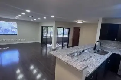 20005 NE 3rd Ct #6, Miami: photo 1 of 20