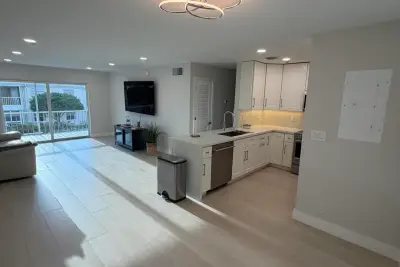 6347 Bay Club Dr #3, Fort Lauderdale: photo 1 of 23