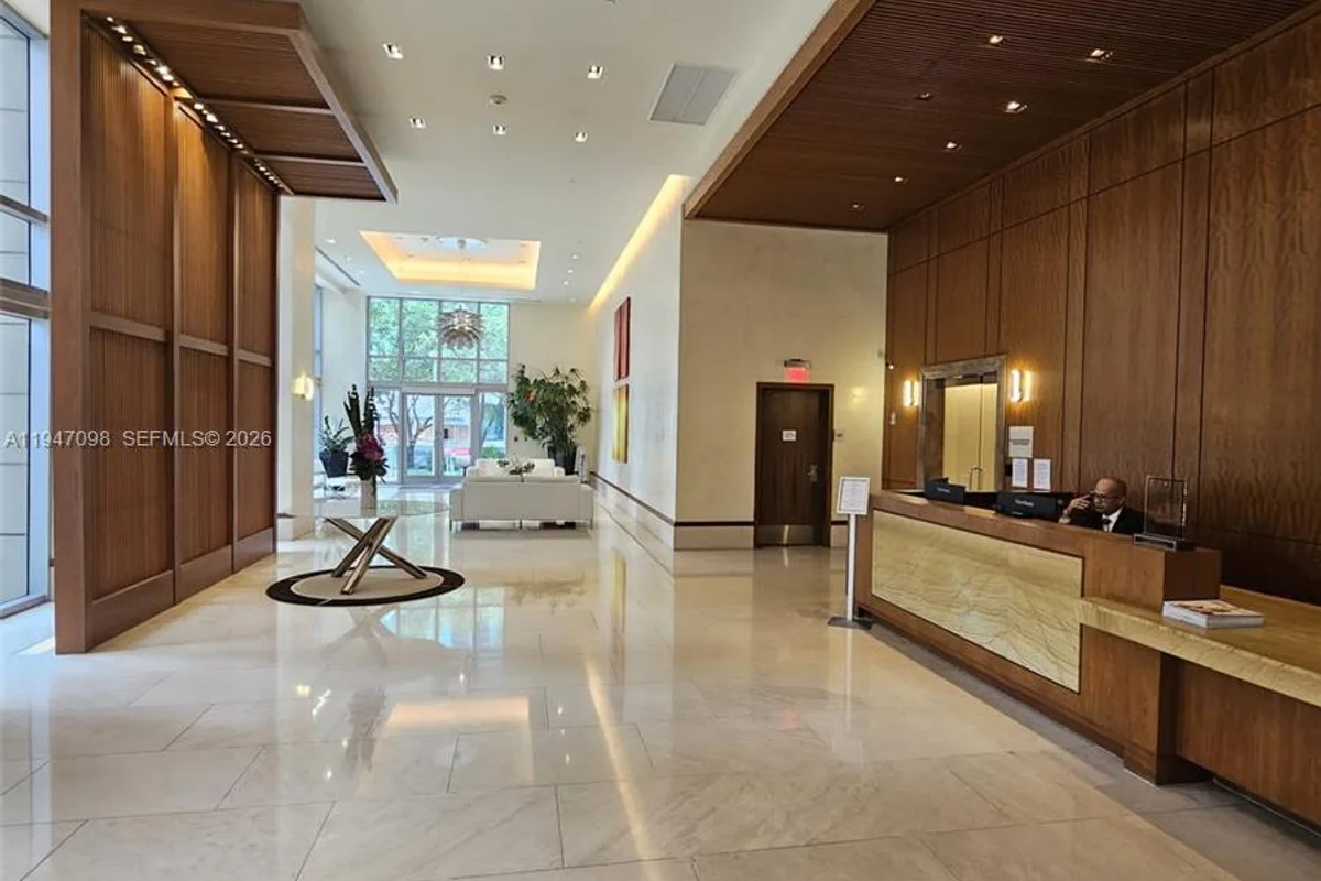 1060 Brickell Ave #1917, Miami: photo 1 of 24