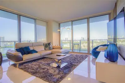 16385 Biscayne Blvd #1415, North Miami Beach: photo 1 of 36