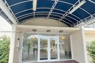 2821 N Miami Beach Blvd #4M, North Miami Beach: photo 1 of 23