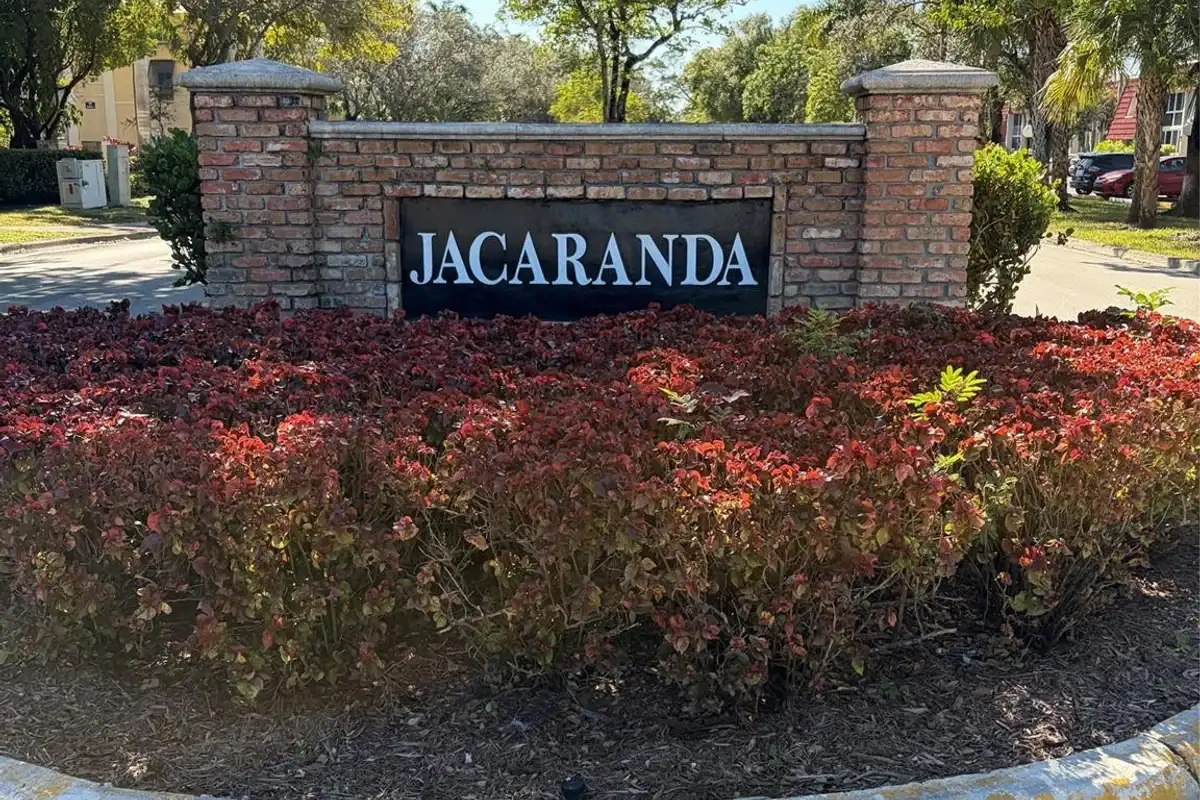 21 Jacaranda Dr #121, Plantation: photo 1 of 30