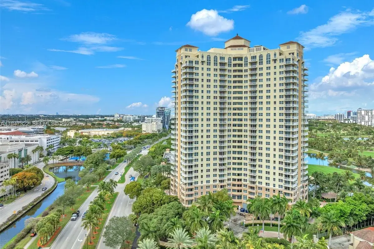 19501 W Country Club Dr #505, Aventura: photo 1 of 41