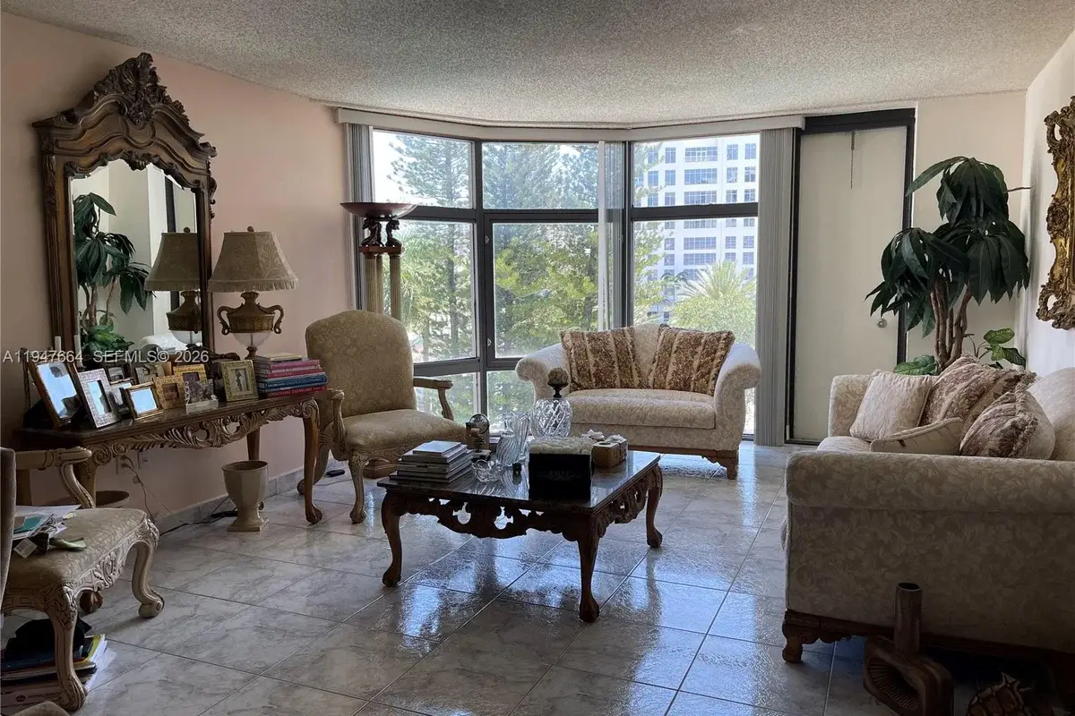 20100 W Country Club Dr #507, Aventura: photo 1 of 28