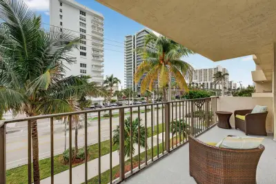 1009 N Ocean Blvd #312, Pompano Beach: photo 1 of 31