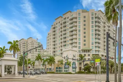 350 N Federal Hwy #508, Boynton Beach: photo 1 of 39