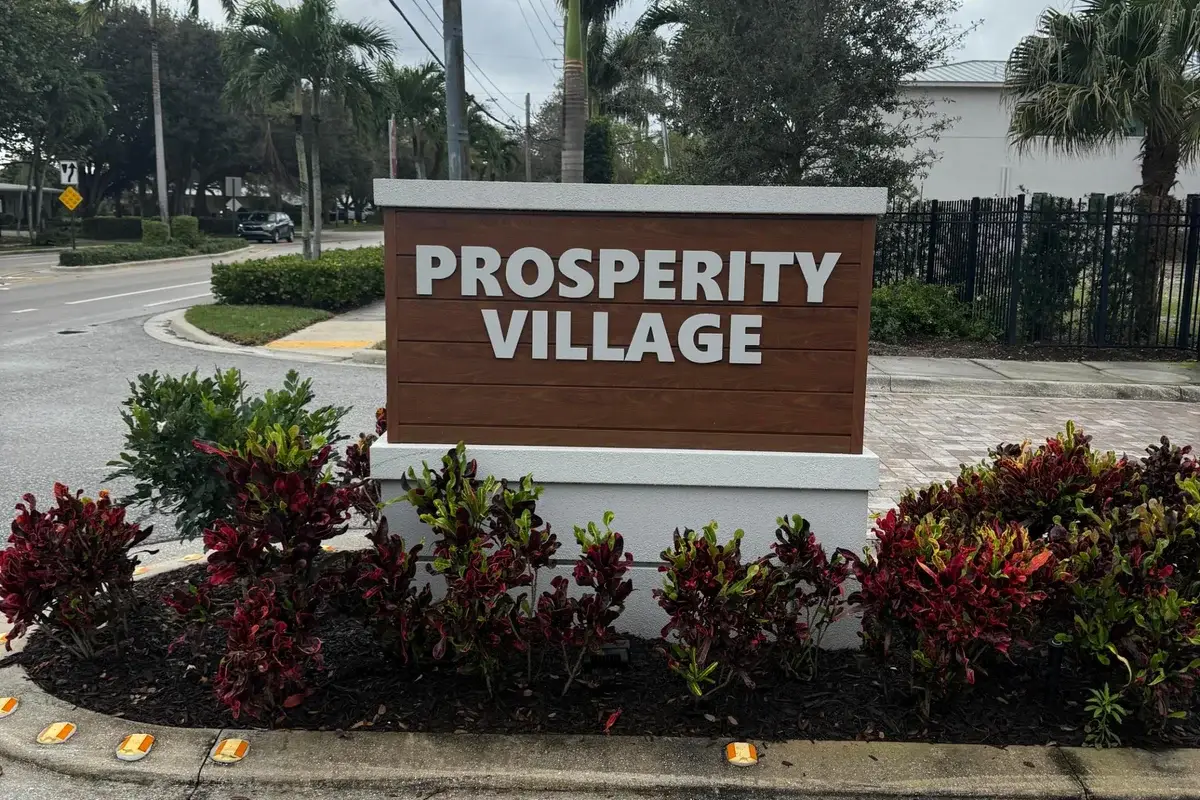 1101 Prosperity Village Dr, North Palm Beach: photo 1 of 1