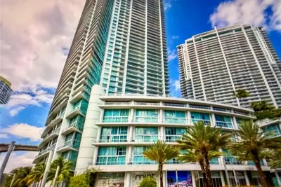 92 SW 3rd St #4309, Miami: photo 1 of 16
