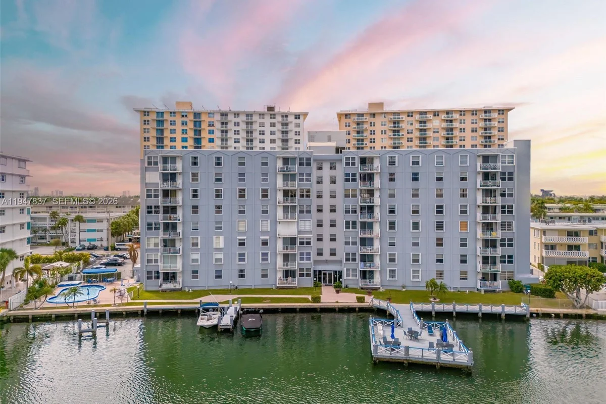 430 Golden Isles Dr #707, Hallandale Beach: photo 1 of 17