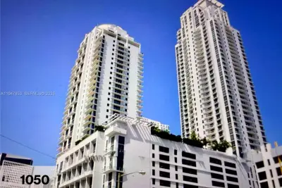 1050 Brickell Ave #1816, Miami: photo 1 of 18
