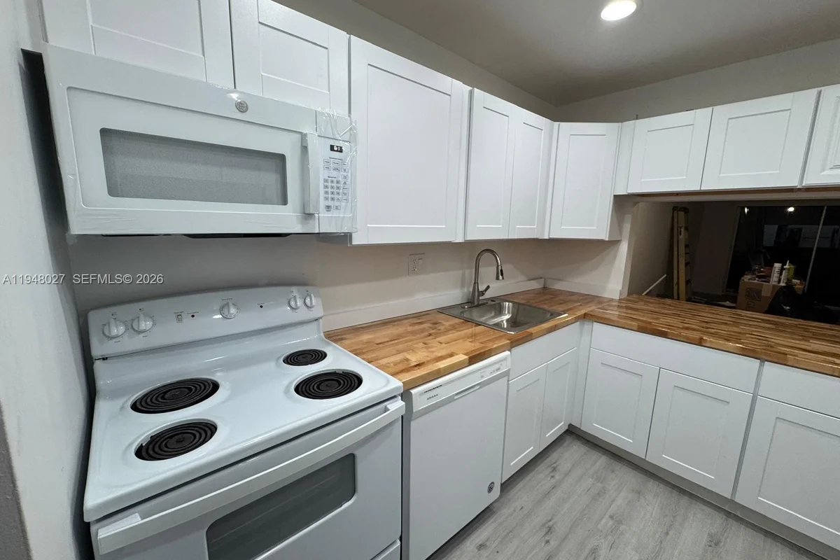 8051 S Colony Cir S #210, Tamarac: photo 1 of 25