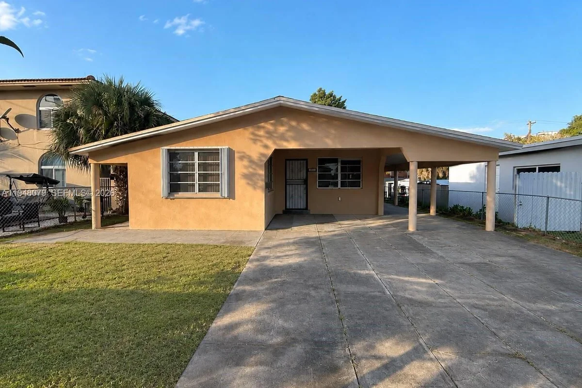 5181 NW 5th St, Miami: photo 1 of 7