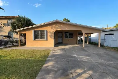 5181 NW 5th St, Miami: photo 1 of 7