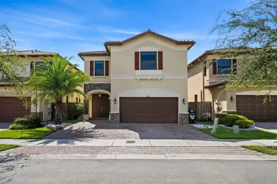 8658 NW 99th Path, Doral: photo 1 of 46