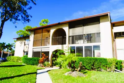 409 Pine Glen Ln #A-2, Lake Worth: photo 1 of 23