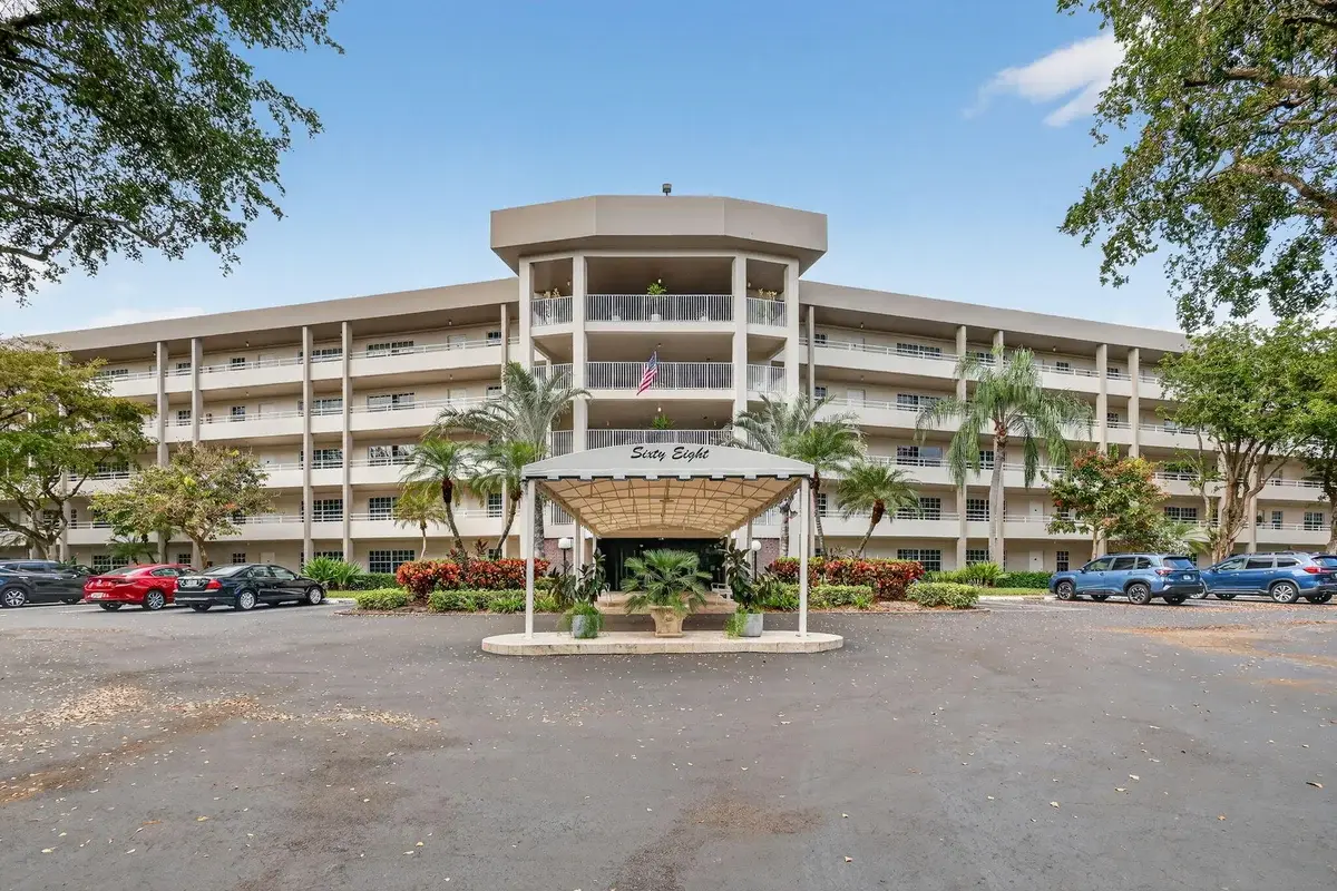 545 Oaks Ln #409, Pompano Beach: photo 1 of 25
