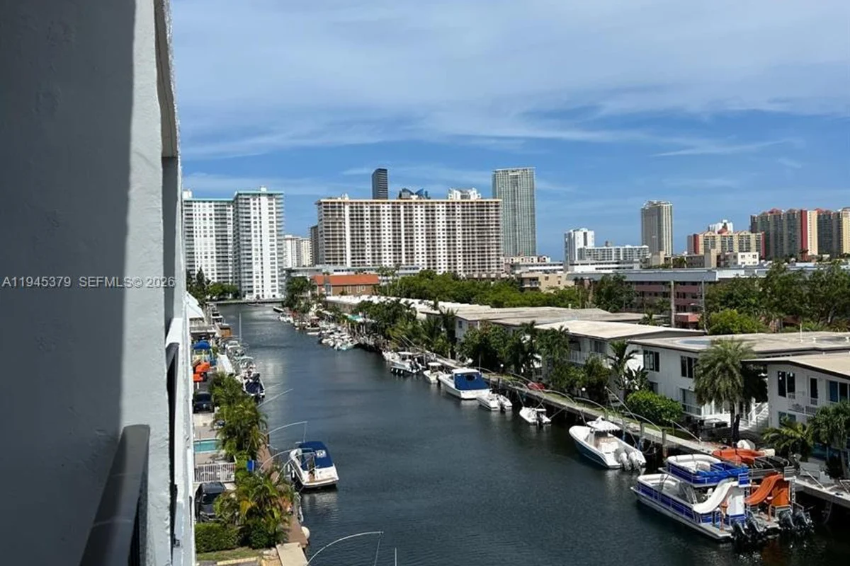 3642 NE 171st St #504, North Miami Beach: photo 1 of 8