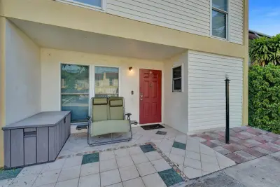 3301 Raleigh St #4B, Hollywood: photo 1 of 55