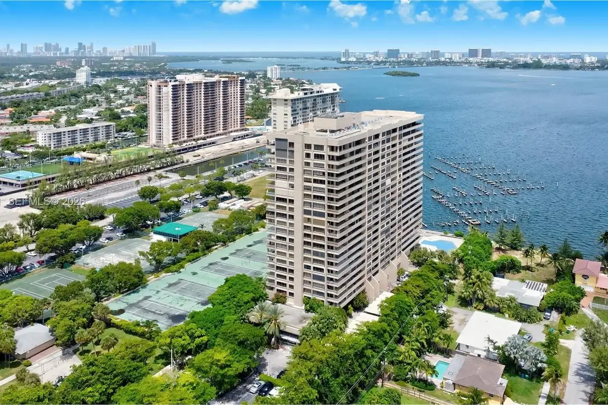 11113 Biscayne Blvd #PH8, Miami: photo 1 of 41