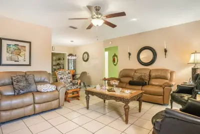 4929 NW 53rd St, Tamarac: photo 1 of 19