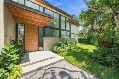 4150 Loquat Ave, Miami: photo 1 of 37