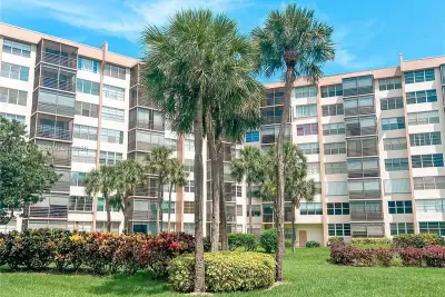 1000 Saint Charles Pl #721, Pembroke Pines: photo 1 of 7